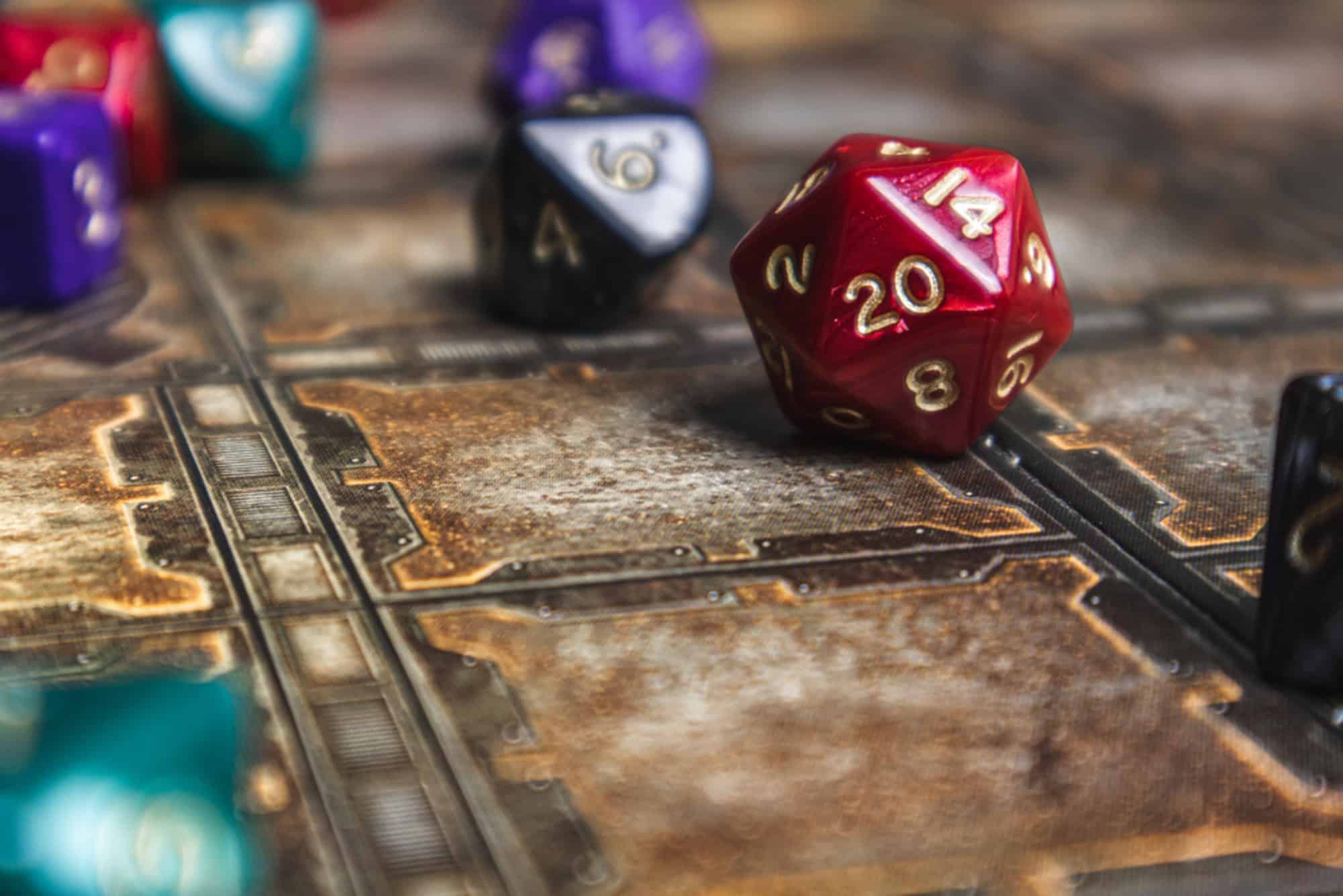 Principais RPGs de mesa atuais como Dungeons & Dragons, Pathfinder e Vampiro: A Máscara