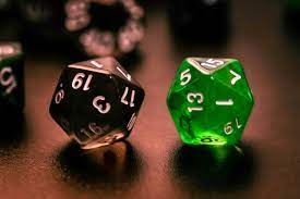 Principais RPGs de mesa atuais como Dungeons & Dragons, Pathfinder e Vampiro: A Máscara